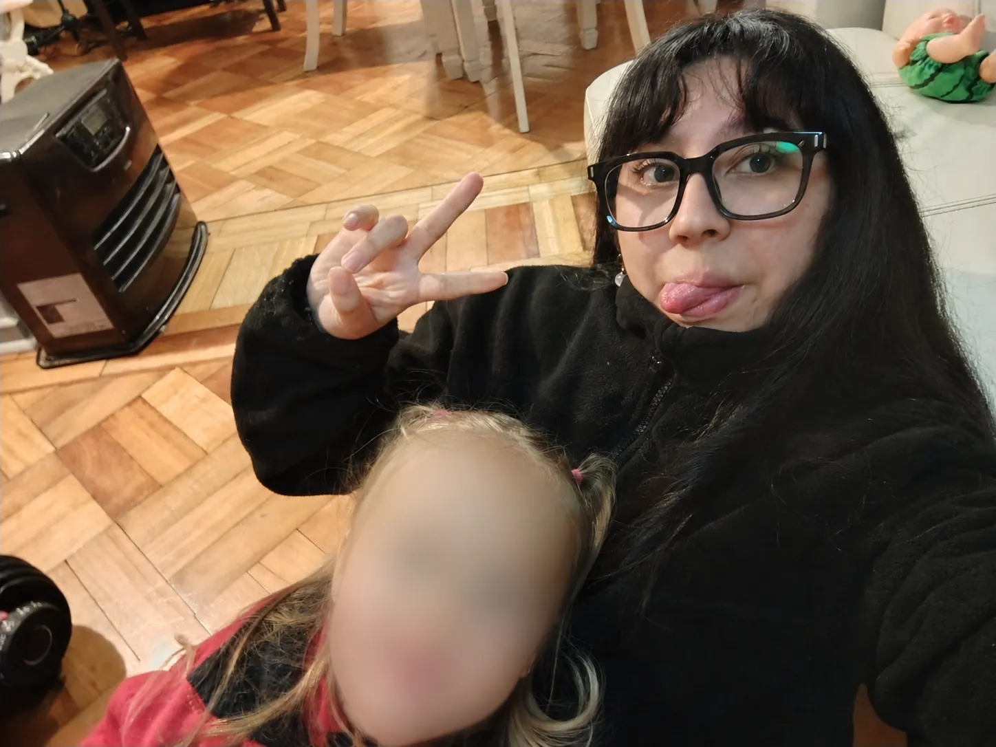 Javiera compartiendo un momento espontáneo de juego